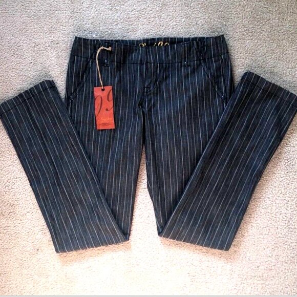 NWOT Level 99 Size 29 Straight Leg Womens Jeans - Picture 1 of 10